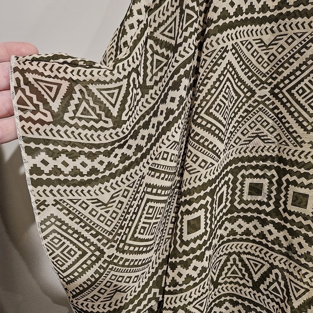 Green Aztec sheer open Front Lightweight Kimono Cover Up NWOT - Picture 4 of 9